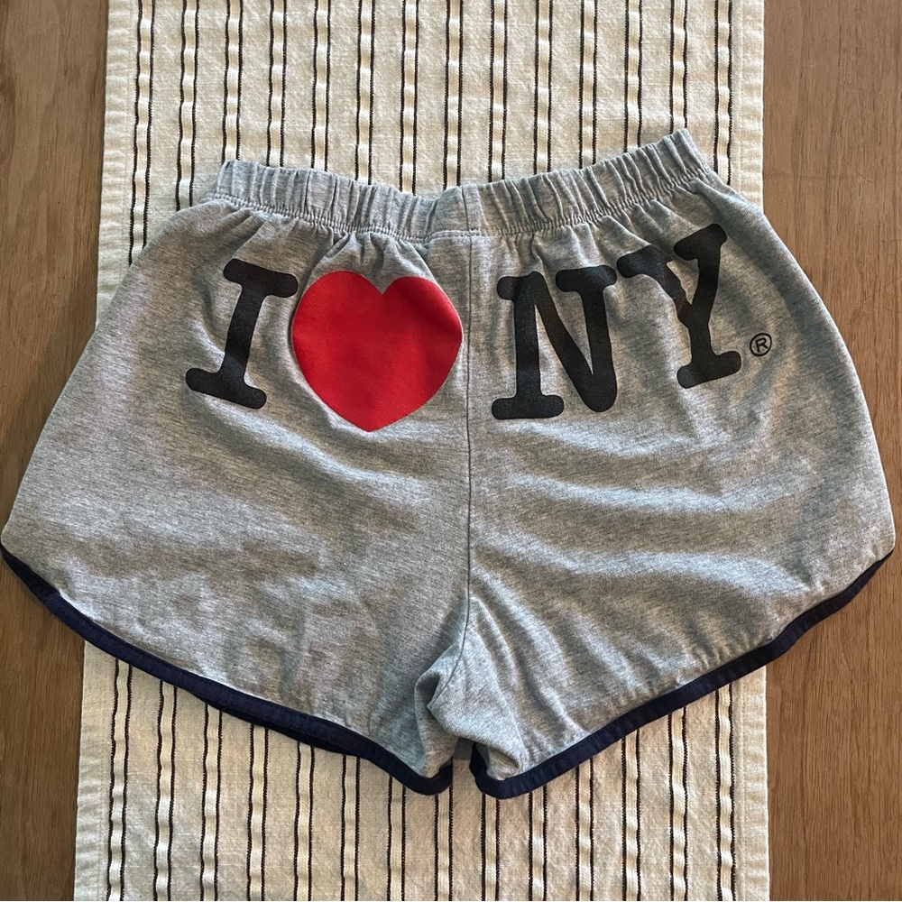 I ❤️ NY women’s size medium shorts gray w navy trim great condition New York